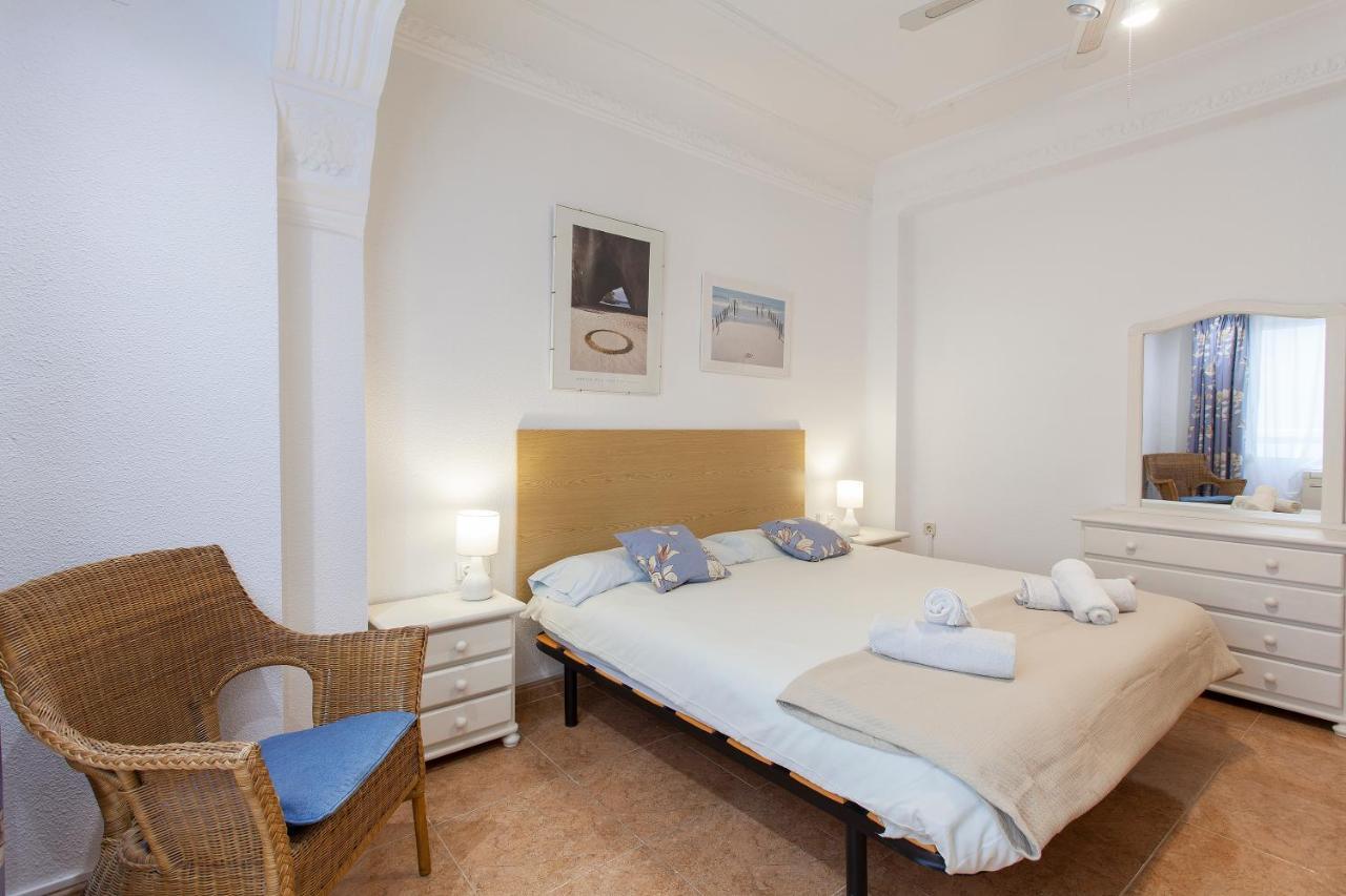 Apartment Near The Marina, Valencia Ngoại thất bức ảnh